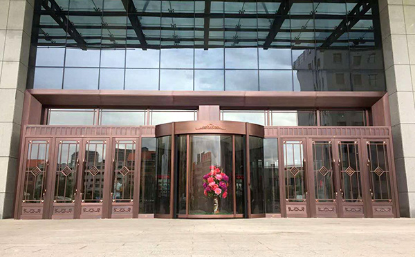 環(huán)柱旋轉(zhuǎn)門